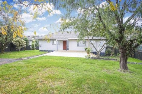 Photo of property in 8 Elizabeth Drive, West Harbour, Auckland, 0618