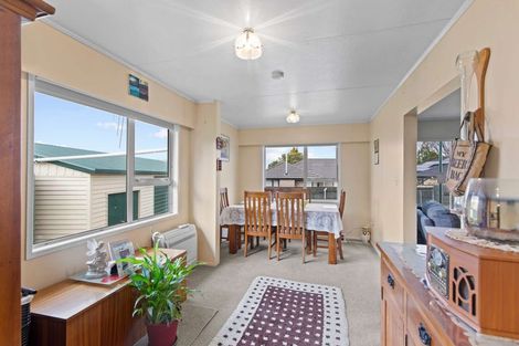 Photo of property in 22 Shelton Place, Feilding, 4702
