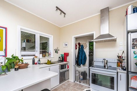 Photo of property in 58 Lincoln Avenue, Tawa, Wellington, 5028
