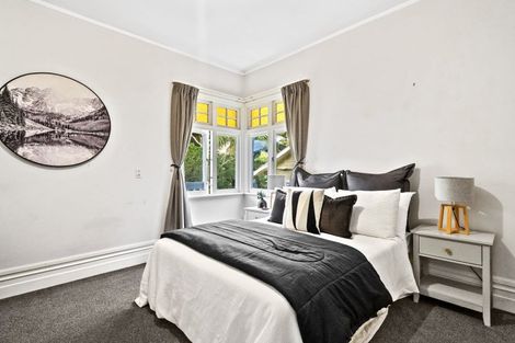 Photo of property in 10 Governor Road, Northland, Wellington, 6012