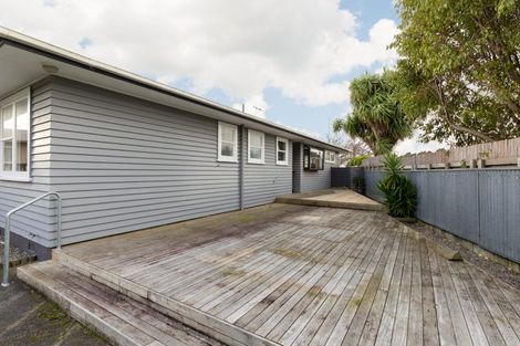 Photo of property in 88 Wikiriwhi Crescent, Awapuni, Palmerston North, 4412