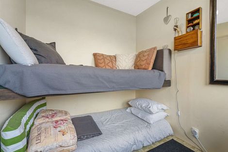 Photo of property in 5 Lakeside Road, Hinahina, Owaka, 9586