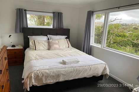 Photo of property in 131 Ruskin Road, Newlands, Wellington, 6037