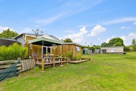 Photo of property in 45 Bethells Road, Waitakere, Henderson, 0782