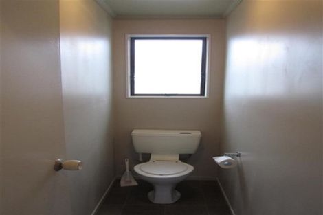 Photo of property in 4/1 Rebecca Rise, Weymouth, Auckland, 2103