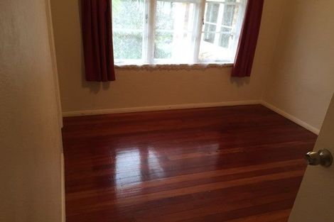 Photo of property in 260 Henderson Valley Road, Henderson, Auckland, 0612