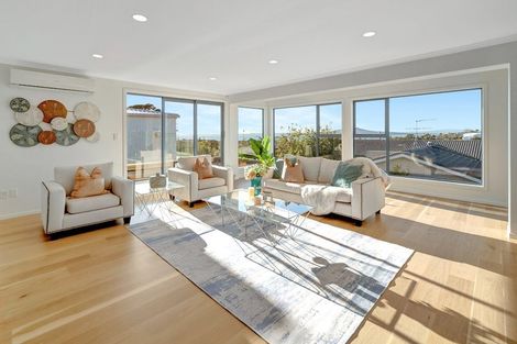 Photo of property in 41 Aberdeen Road, Castor Bay, Auckland, 0620