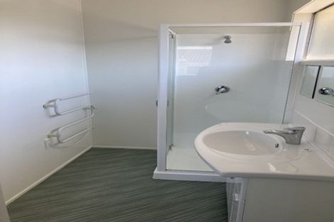 Photo of property in 2/30 Gowing Drive, Meadowbank, Auckland, 1072