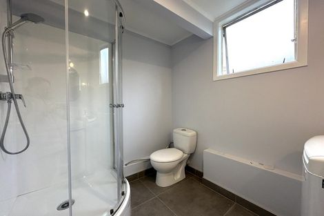 Photo of property in 19 Lydford Place, Glendene, Auckland, 0602