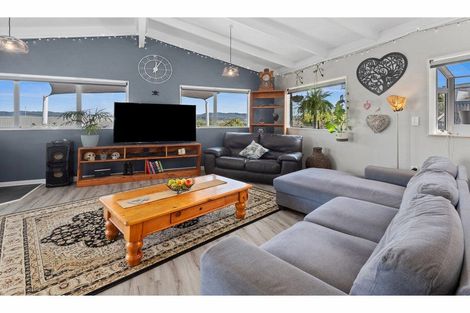 Photo of property in 33 Raumati Crescent, Onerahi, Whangarei, 0110