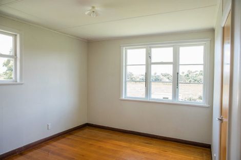 Photo of property in 33 Hillary Crescent, Belmont, Auckland, 0622