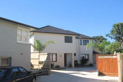 Photo of property in 16 Penruddocke Road, Half Moon Bay, Auckland, 2012