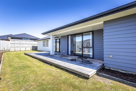 Photo of property in 4 Silicon Way, Fitzherbert, Palmerston North, 4410