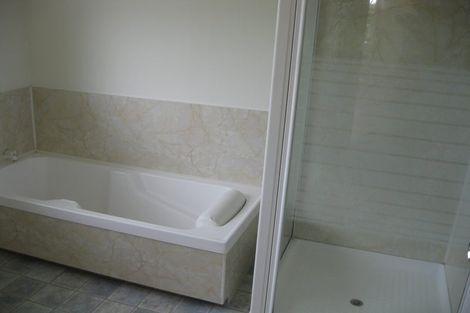 Photo of property in 19 Holly Grove, Maungaraki, Lower Hutt, 5010