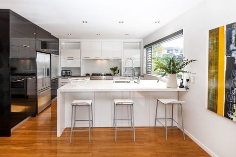 Photo of property in 21 Montgomery Crescent, Cockle Bay, Auckland, 2014