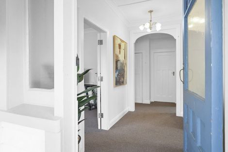 Photo of property in 14 Calvert Road, Moturoa, New Plymouth, 4310
