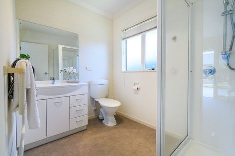 Photo of property in 17 Brookside Close, Highbury, Palmerston North, 4412