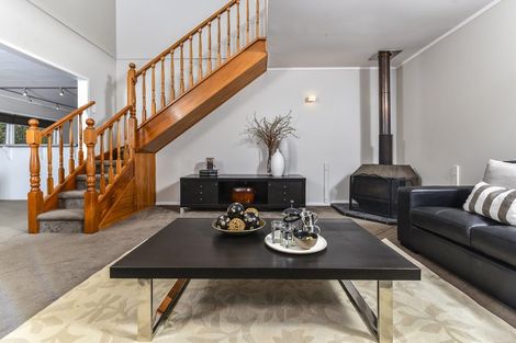 Photo of property in 3 Anchor Place, Beach Haven, Auckland, 0626