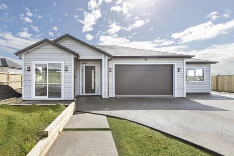 Photo of property in 51 Sunset Road, Totara Vale, Auckland, 0632