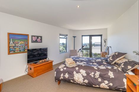 Photo of property in 8 Arataki Grove, Waitarere Beach, Levin, 5510
