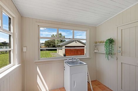 Photo of property in 16 Avon Street, Rongotea, 4476