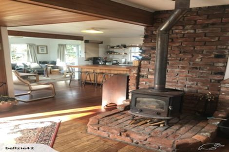 Photo of property in 8 Donnelly Street, Oakura, 4314