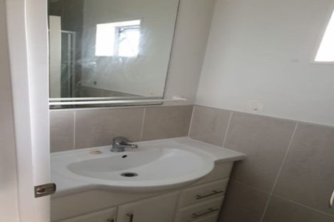 Photo of property in 10 Bushpark Place, Flat Bush, Auckland, 2016