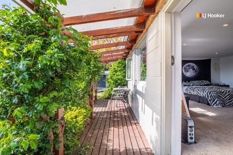 Photo of property in 27 Church Hill Road, Green Island, Dunedin, 9018