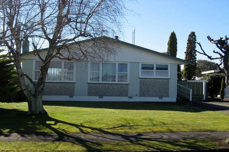 Photo of property in 21 Seddon Street, Carterton, 5713