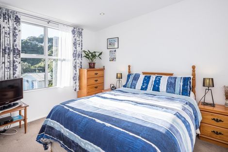 Photo of property in 72 Saddleback Grove, Karori, Wellington, 6012
