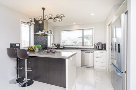 Photo of property in 47 Atlantic Drive, Fitzherbert, Palmerston North, 4410
