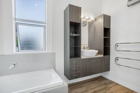 Photo of property in 9 Prince Street, Winton, 9720