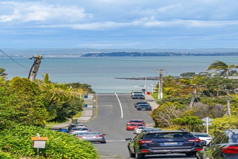 Photo of property in 71c Seaview Road, Castor Bay, Auckland, 0620
