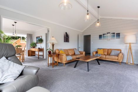 Photo of property in 18 Greyfriars Crescent, Tawa, Wellington, 5028