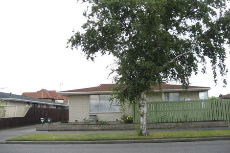 Photo of property in 122 Avondale Road, Avondale, Christchurch, 8061