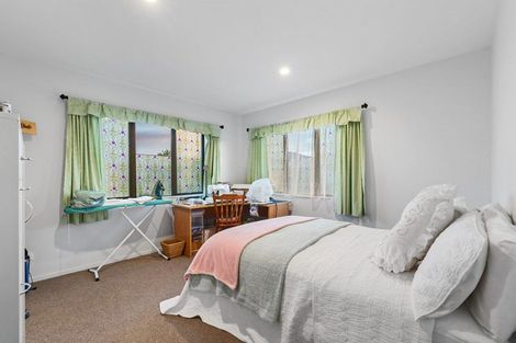 Photo of property in 31 Tuuhura Road, Pukekohe, 2120