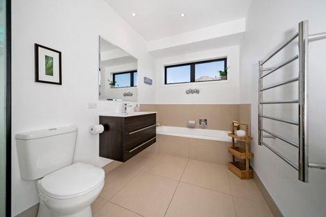 Photo of property in 6 Trench Hill Road, Frankton, Queenstown, 9371