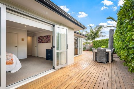 Photo of property in 7 Laurie Street, Red Beach, 0932