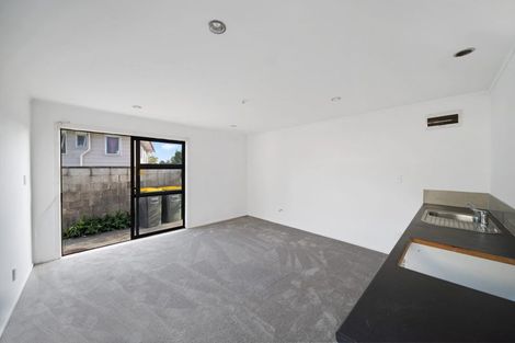 Photo of property in 12 Ronald Place, Manurewa, Auckland, 2102