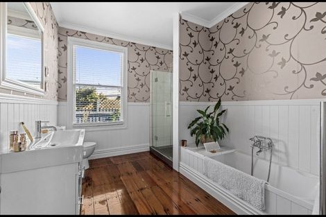 Photo of property in 19 Sheehan Street, Bay View, Napier, 4104