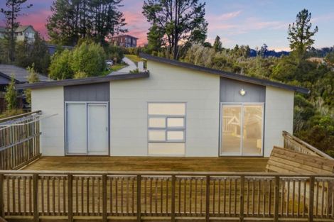 Photo of property in 50 Mount Marua Way, Timberlea, Upper Hutt, 5018
