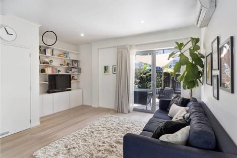 Photo of property in 27/27 Powell Street, Avondale, Auckland, 1026