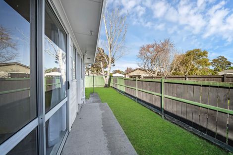 Photo of property in 2/11 Sharivari Place, Conifer Grove, Takanini, 2112