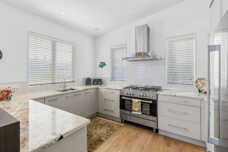 Photo of property in 40a Matakatia Parade, Matakatia, Whangaparaoa, 0930