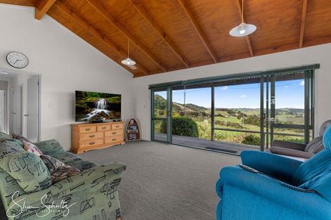 Photo of property in 7 Te Opi Road East, Whakapirau, Maungaturoto, 0583