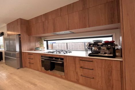 Photo of property in 8 Balmerino Lane, Wallaceville, Upper Hutt, 5018