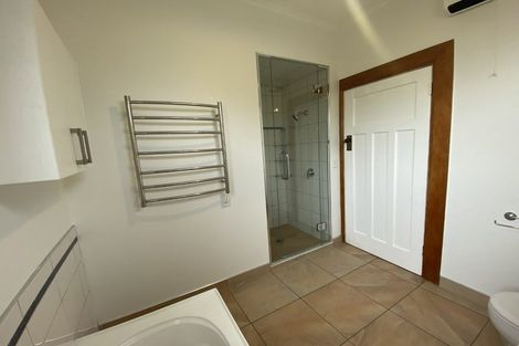 Photo of property in 16 Guys Hill Road, Hospital Hill, Napier, 4110