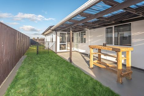 Photo of property in 16 Magnolia Crescent, Tawhero, Whanganui, 4501