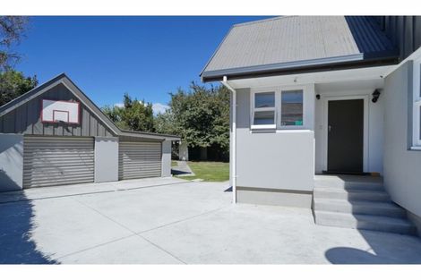Photo of property in 80 Avonhead Road, Avonhead, Christchurch, 8042