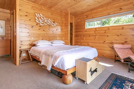 Photo of property in 112 Oratia Place, Onemana, Whangamata, 3691